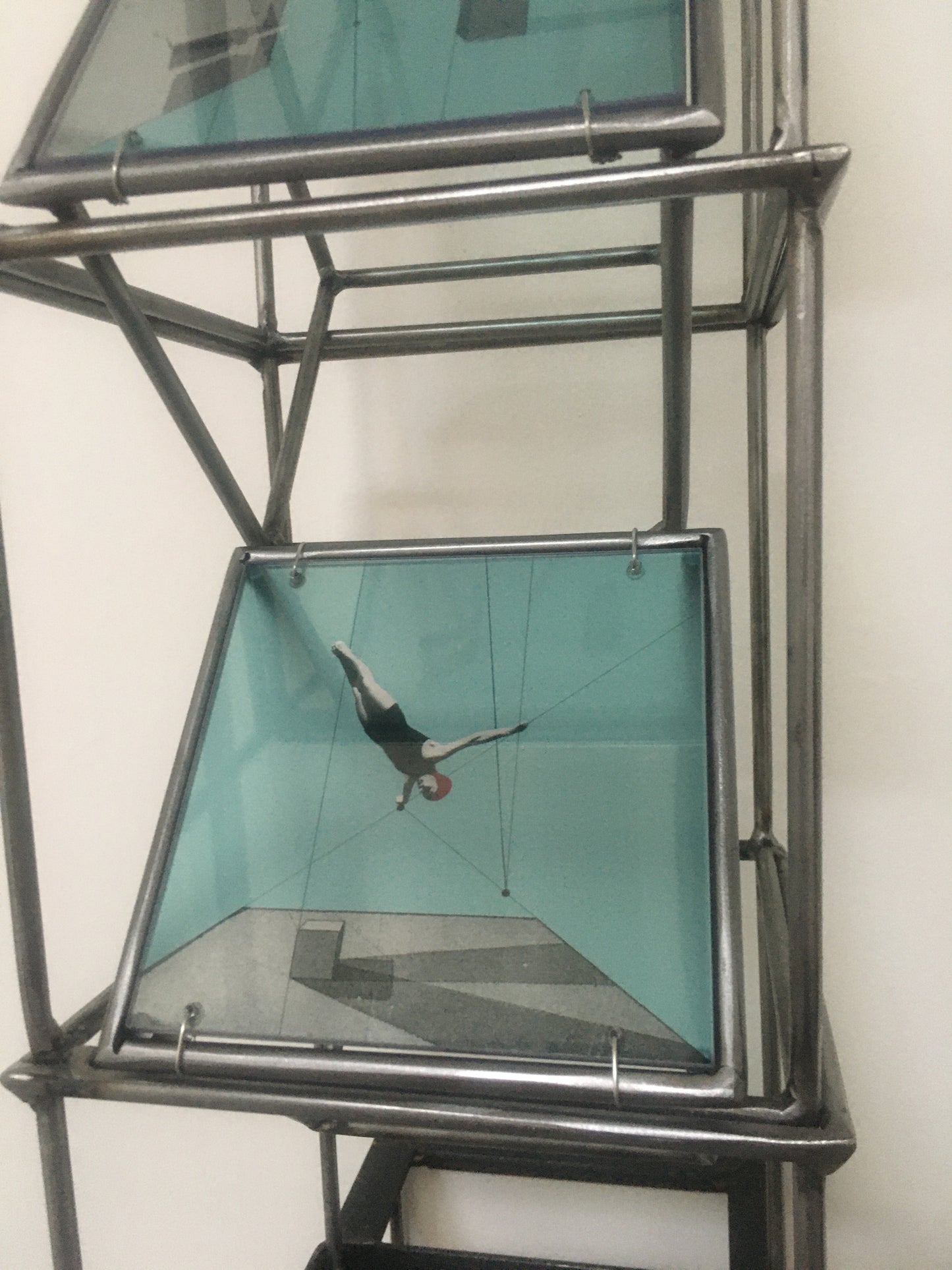 A Dive into the Blue, tower metal sculpture