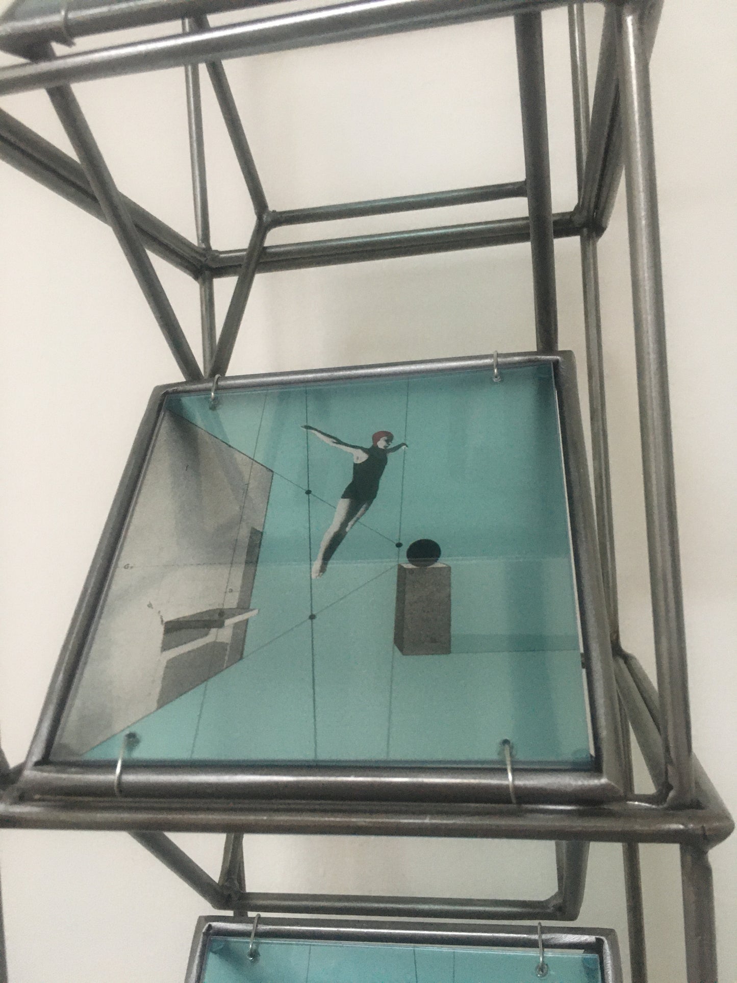 A Dive into the Blue, tower metal sculpture