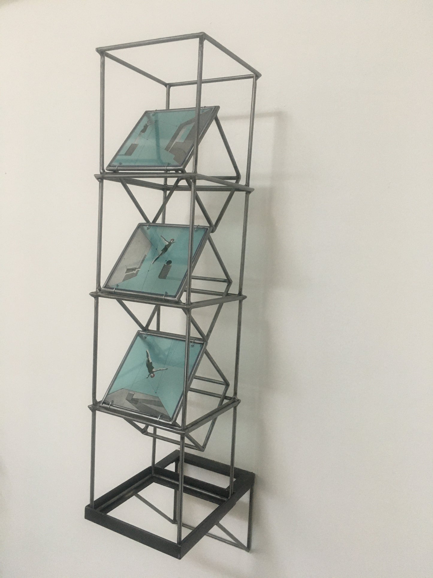 A Dive into the Blue, tower metal sculpture
