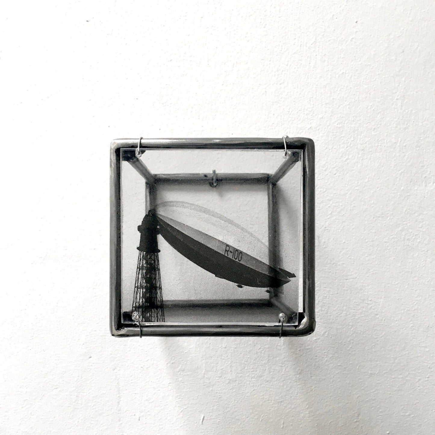 Airship wall decoration metal, elaborated print and plexiglass. Aviation, aesthetic art gift. - artandshadow