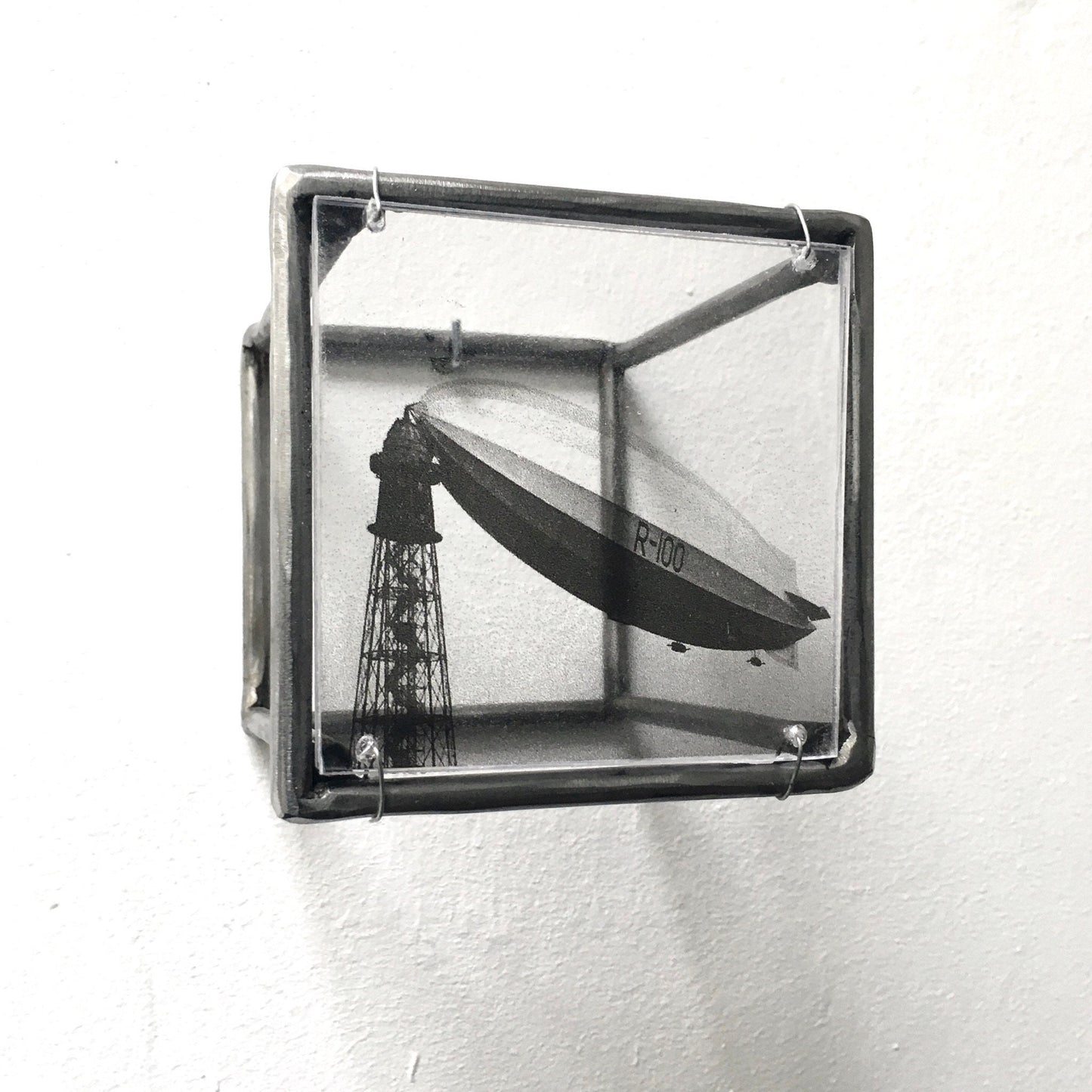 Airship wall decoration metal, elaborated print and plexiglass. Aviation, aesthetic art gift. - artandshadow