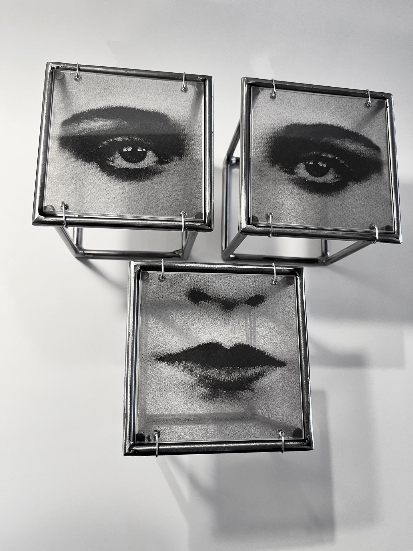 Tríptico de cara de arte pop - Escultura de arte de pared interior