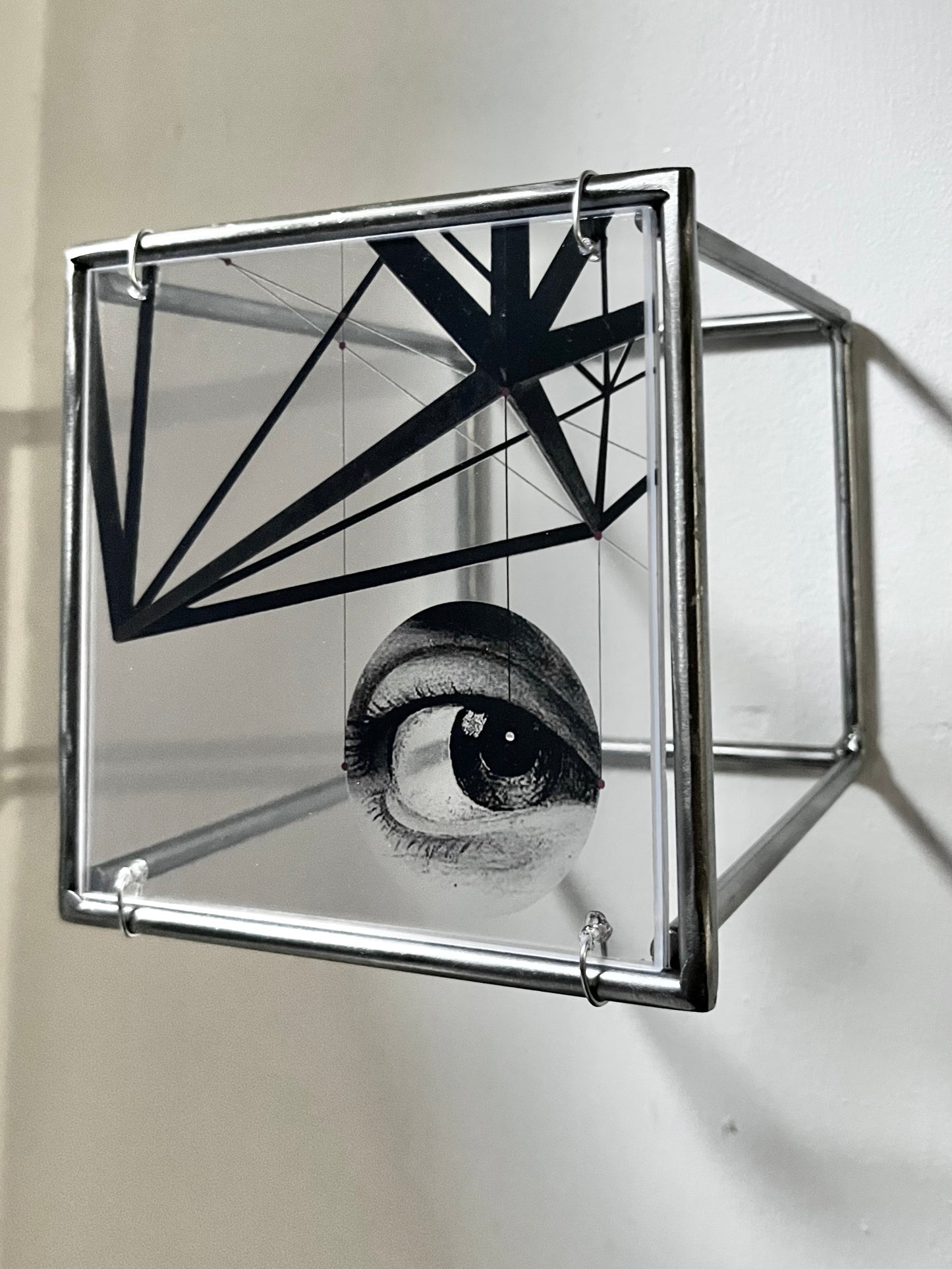 Modern Interior Metal Wall Art Sculpture Knowing Glance – Original Shadow Sculpture by Furst_Ori | ArtandShadow Artandshadow