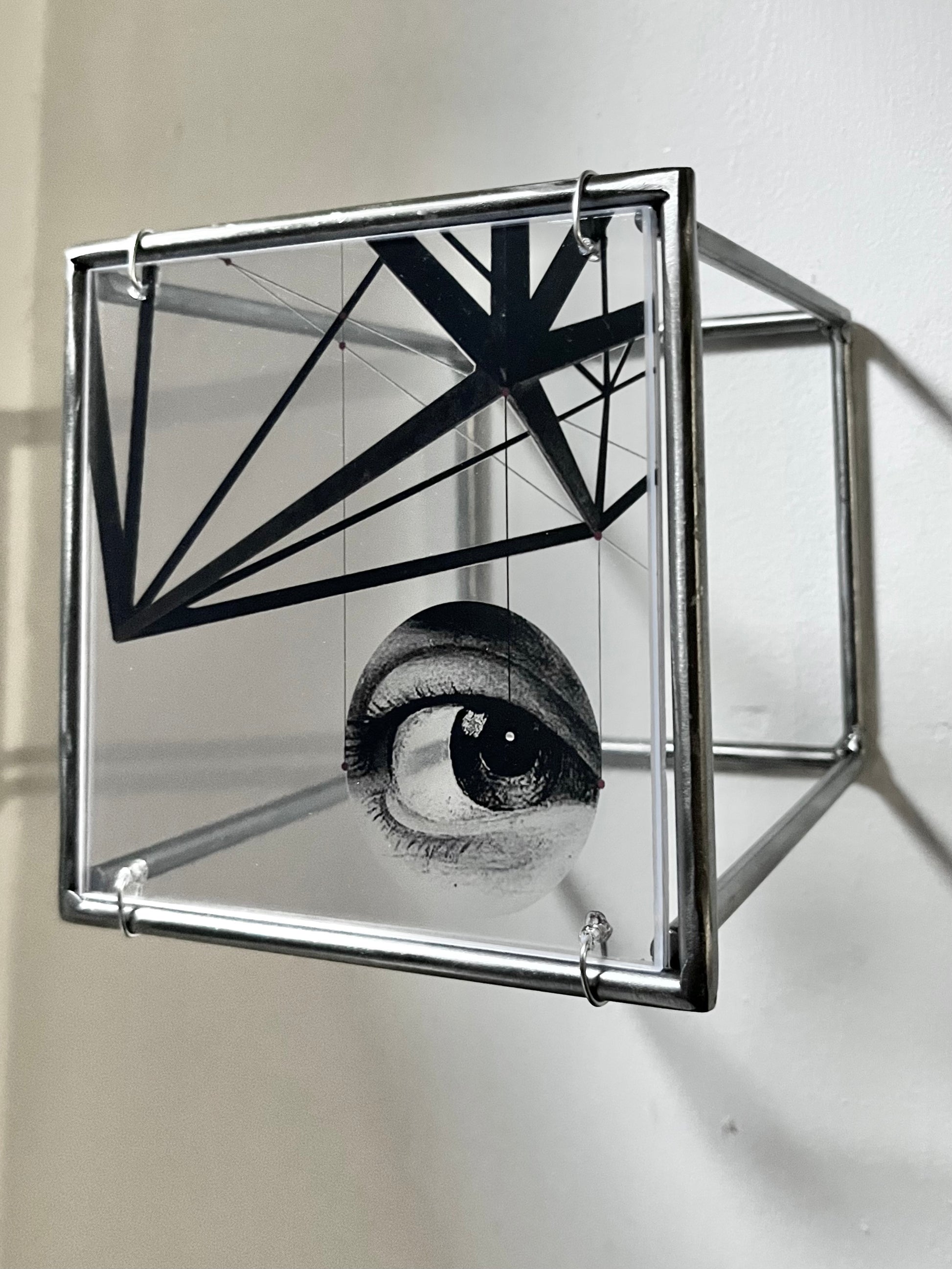 Modern Interior Metal Wall Art Sculpture Knowing Glance – Original Shadow Sculpture by Furst_Ori | ArtandShadow Artandshadow