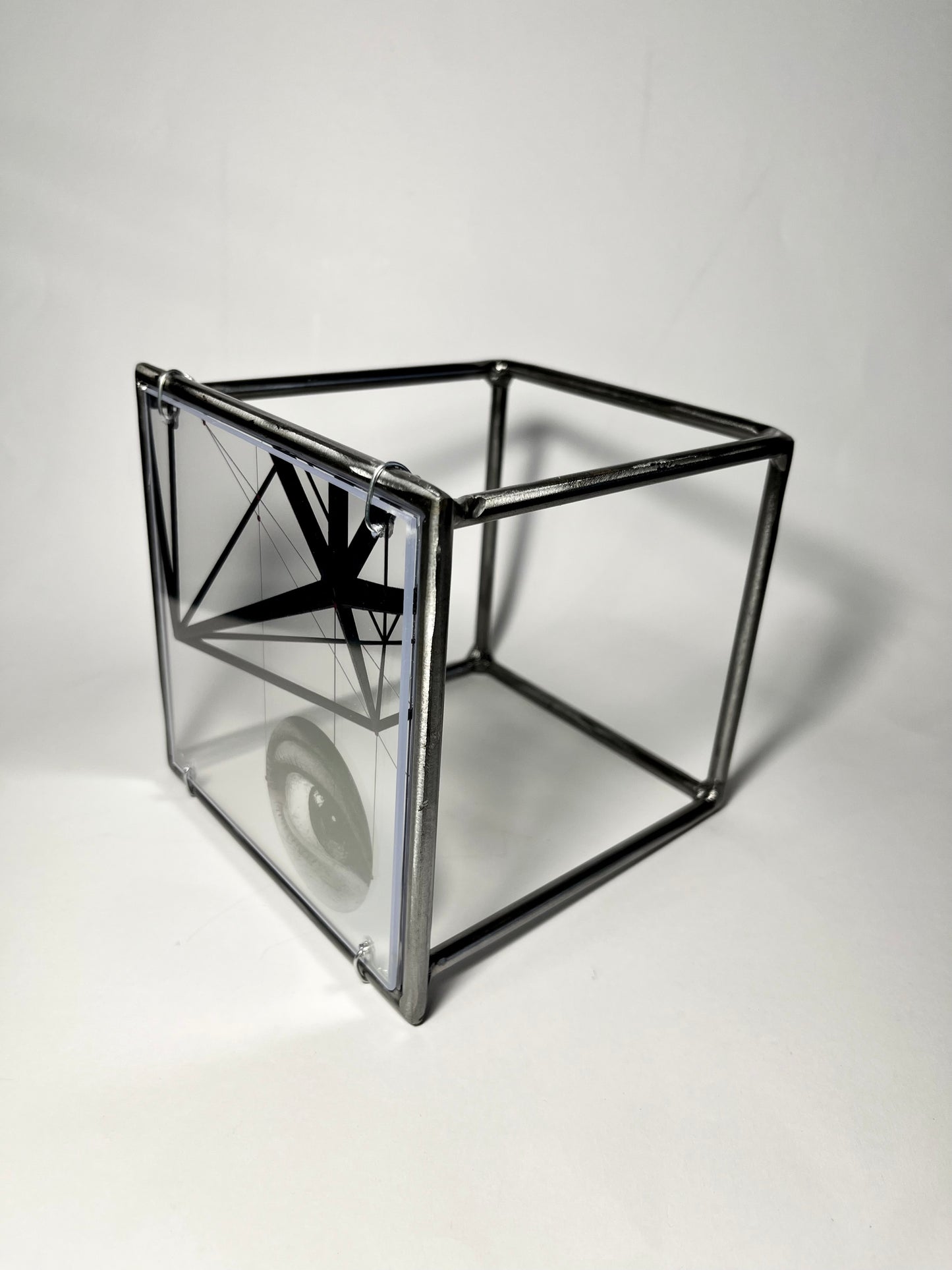 Modern Interior Metal Wall Art Sculpture Knowing Glance – Original Shadow Sculpture by Furst_Ori | ArtandShadow Artandshadow