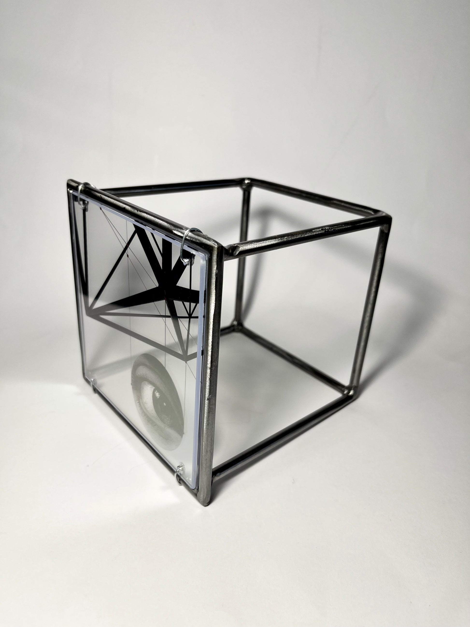 Modern Interior Metal Wall Art Sculpture Knowing Glance – Original Shadow Sculpture by Furst_Ori | ArtandShadow Artandshadow