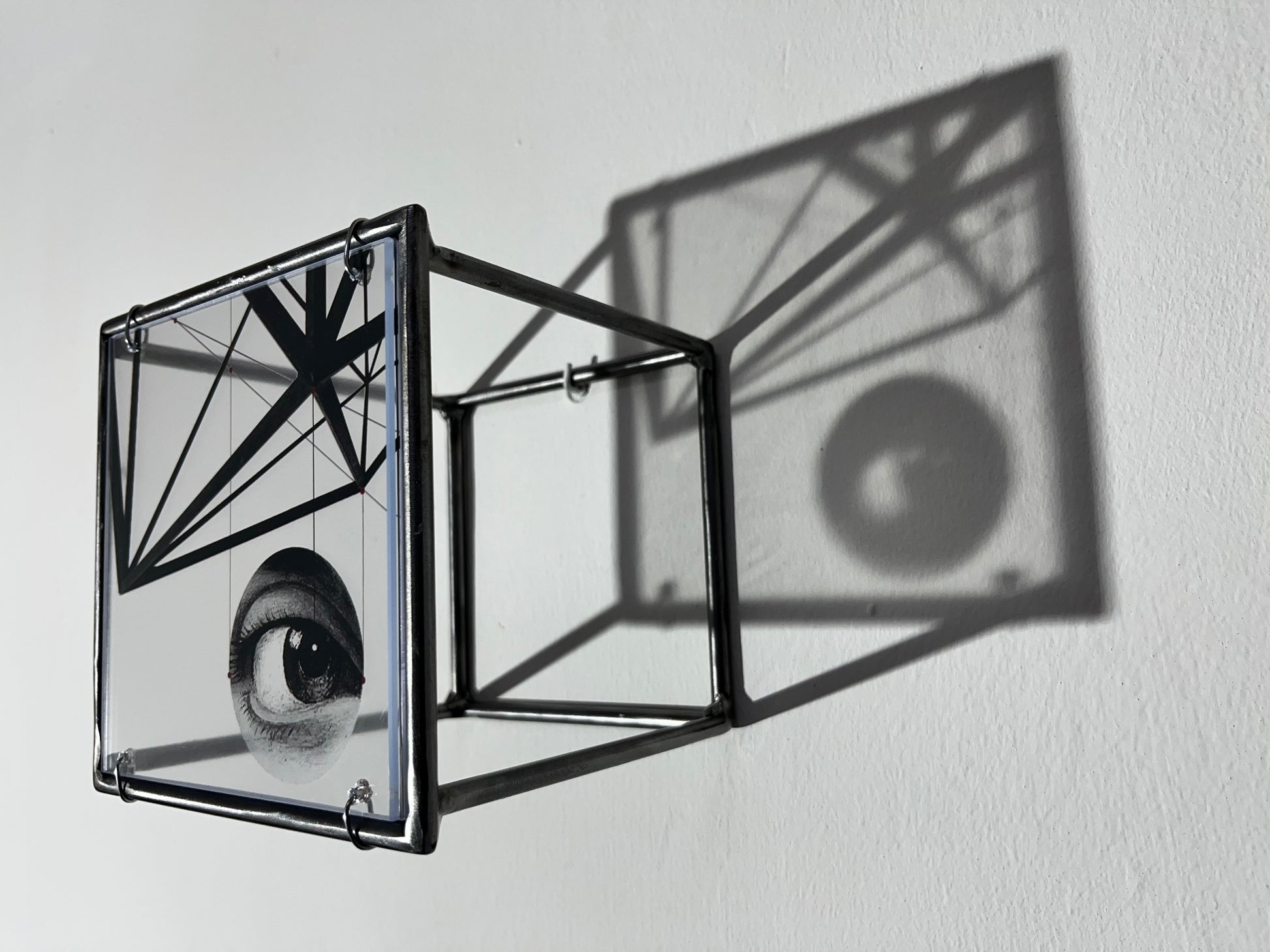 Modern Interior Metal Wall Art Sculpture Knowing Glance – Original Shadow Sculpture by Furst_Ori | ArtandShadow Artandshadow
