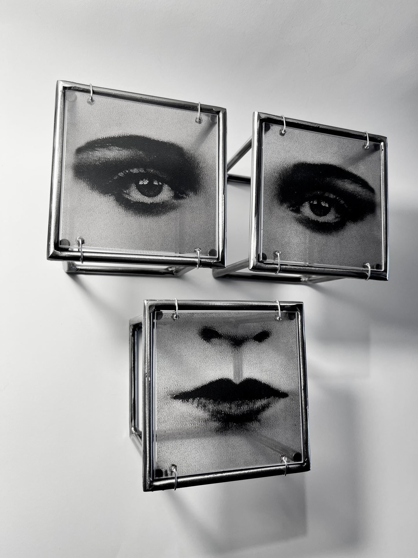 Tríptico de cara de arte pop - Escultura de arte de pared interior