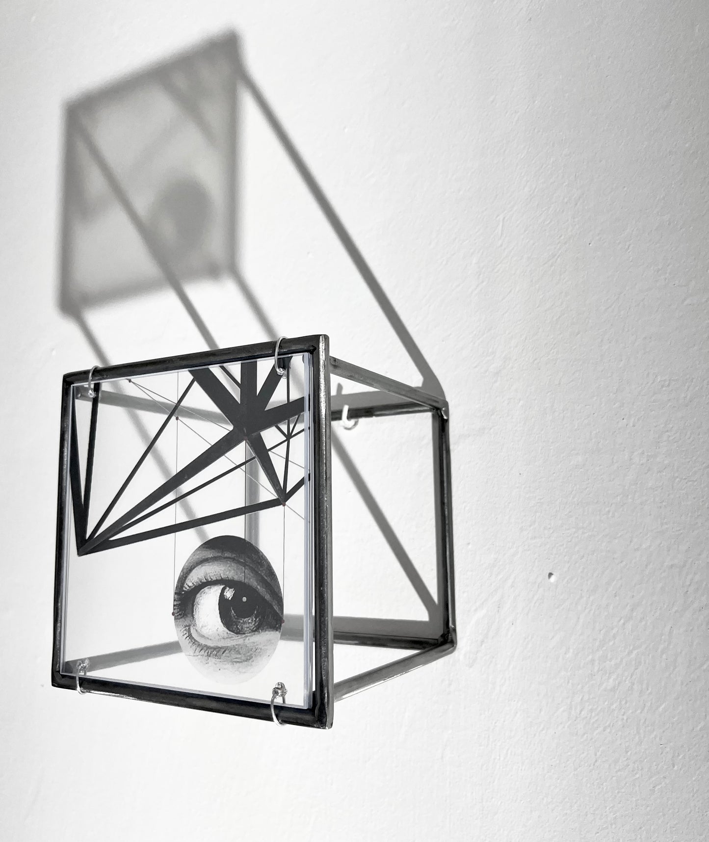 Modern Interior Metal Wall Art Sculpture Knowing Glance – Original Shadow Sculpture by Furst_Ori | ArtandShadow Artandshadow