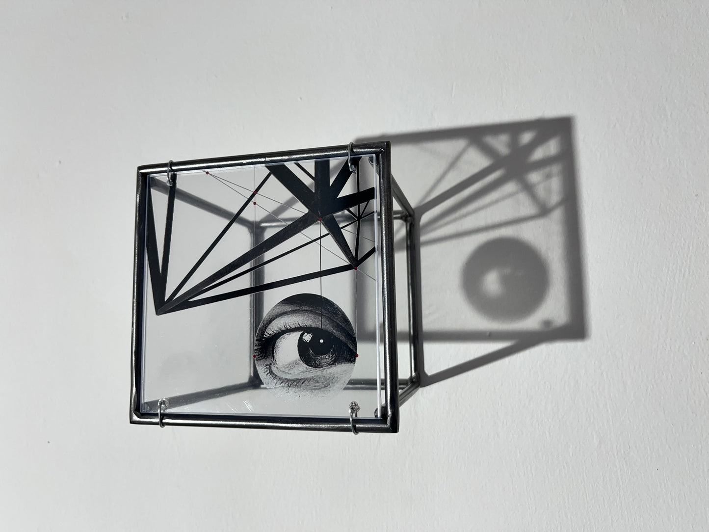 Modern Interior Metal Wall Art Sculpture Knowing Glance – Original Shadow Sculpture by Furst_Ori | ArtandShadow Artandshadow