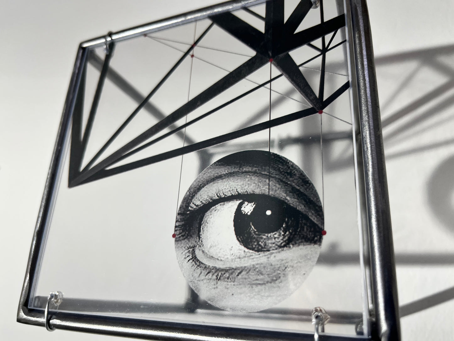 Modern Interior Metal Wall Art Sculpture Knowing Glance – Original Shadow Sculpture by Furst_Ori | ArtandShadow Artandshadow