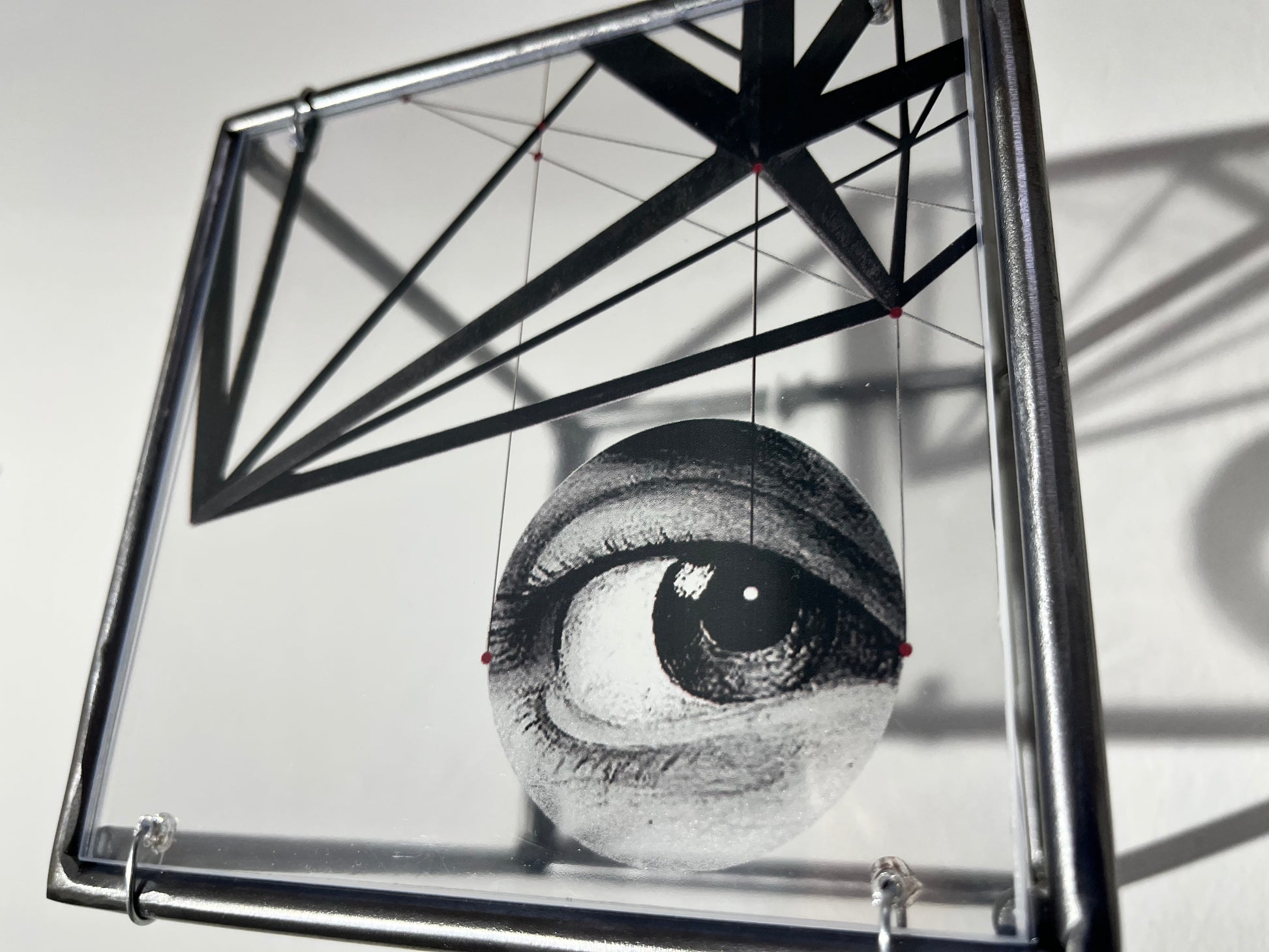 Modern Interior Metal Wall Art Sculpture Knowing Glance – Original Shadow Sculpture by Furst_Ori | ArtandShadow Artandshadow