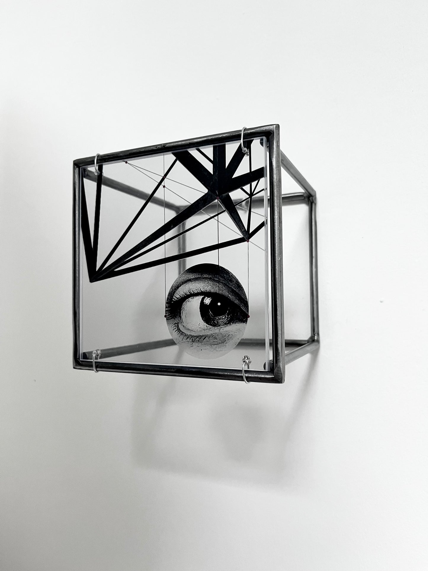 Modern Interior Metal Wall Art Sculpture Knowing Glance – Original Shadow Sculpture by Furst_Ori | ArtandShadow Artandshadow